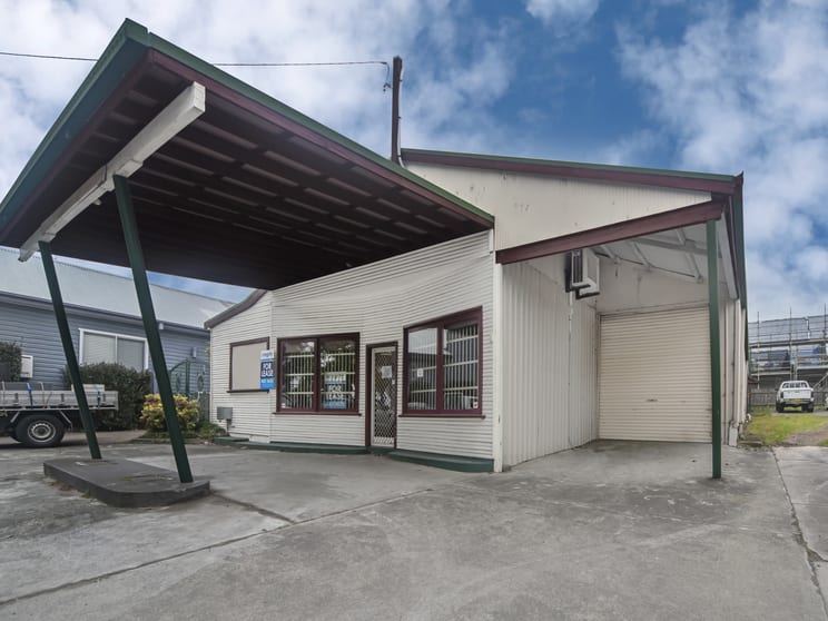 Click to view all images 63 Meroo Street Bomaderry NSW 2541 - Image 1