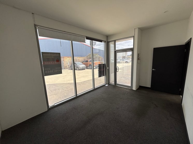 Click to view all images 9/24 Bormar Drive Pakenham VIC 3810 - Image 2