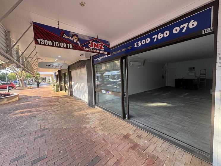 Click to view all images 1B/98-108 Bloomfield Street Cleveland QLD 4163 - Image 3