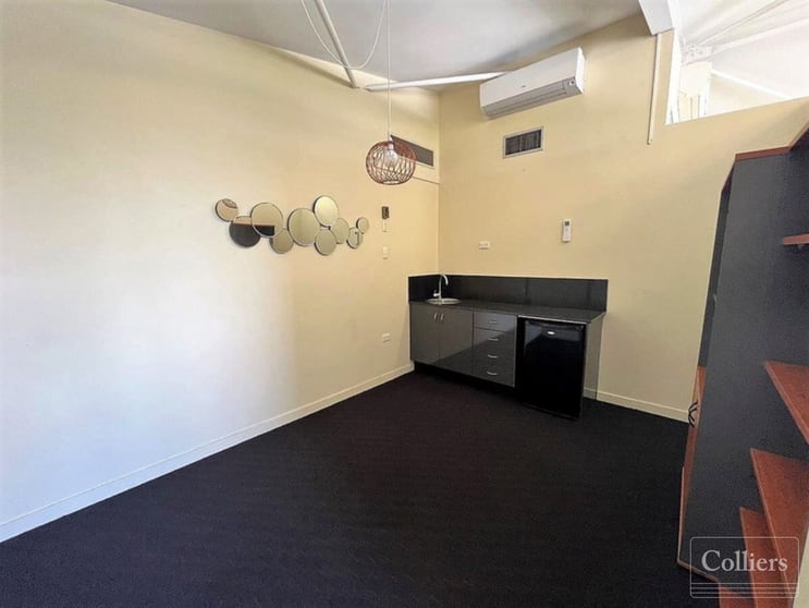 Click to view all images First Floor/267 Ingham Road Garbutt QLD 4814 - Image 2