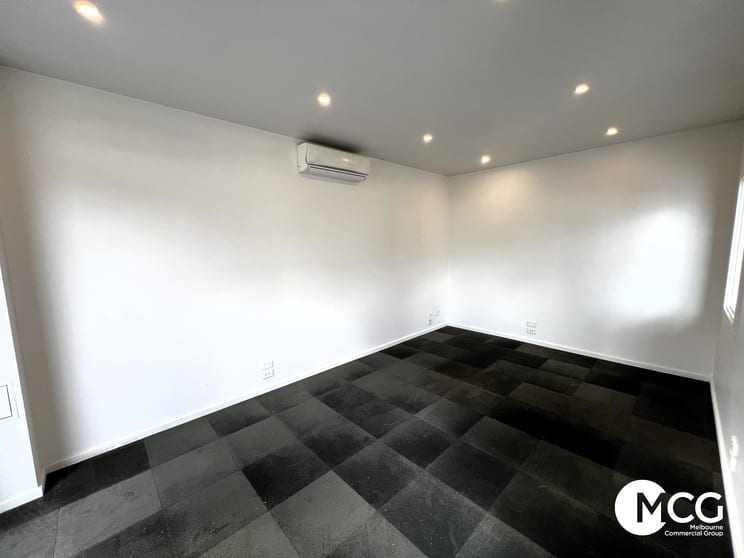 Click to view all images 18/74 Thomsons Road Keilor Park VIC 3042 - Image 3
