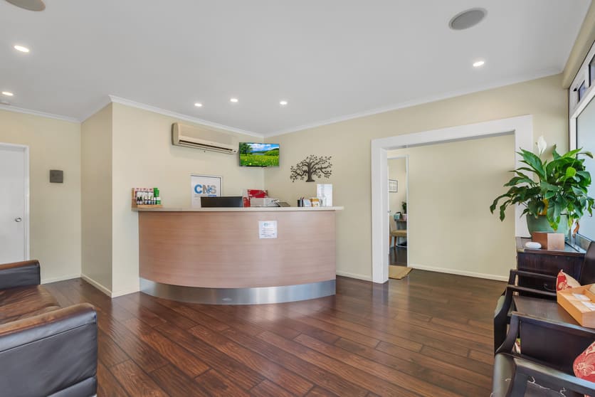 Click to view all images 3 & 4/6 Mary Street Noosaville QLD 4566 - Image 3