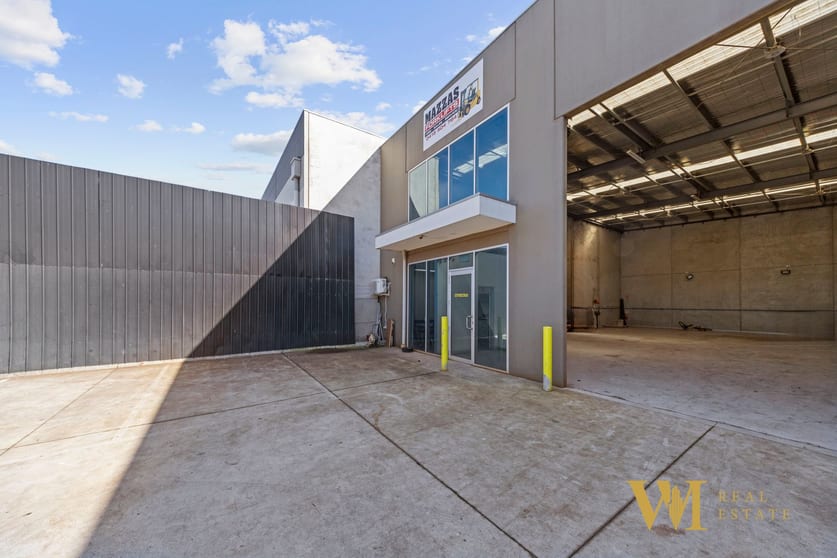 Click to view all images 119 Radnor Drive Deer Park VIC 3023 - Image 2