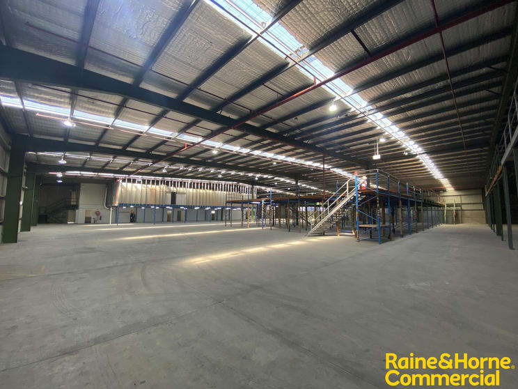 Click to view all images Wetherill Park NSW 2164 - Image 1