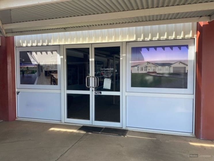 Click to view all images 2/90 Raglan Street Roma QLD 4455 - Image 1