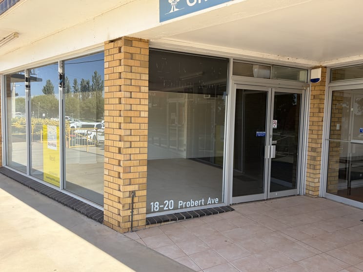 Click to view all images 1/18-20 Probert Avenue Griffith NSW 2680 - Image 1