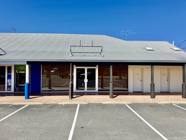 Click to view all images 1/320 Marine Terrace Geographe WA 6280 - Image 2