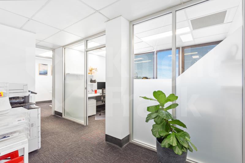 Click to view all images Level 3 Suite 3B/130 Victoria Parade Rockhampton City QLD 4700 - Image 2