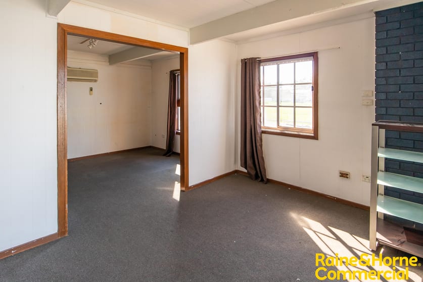 Click to view all images 8/3-5 Nesbitt Street Wagga Wagga NSW 2650 - Image 3