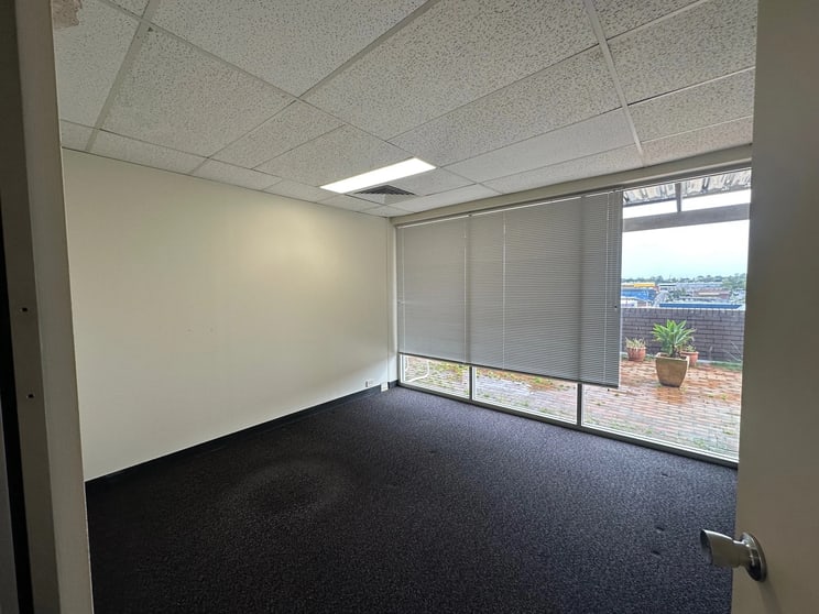 Click to view all images 2/45-47 Hunter Street Hornsby NSW 2077 - Image 3