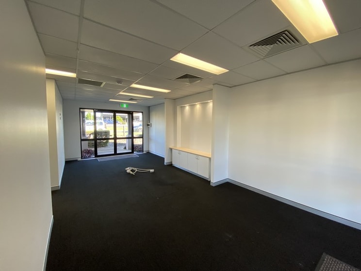 Click to view all images 2/156 Boat Harbour Drive Pialba QLD 4655 - Image 2