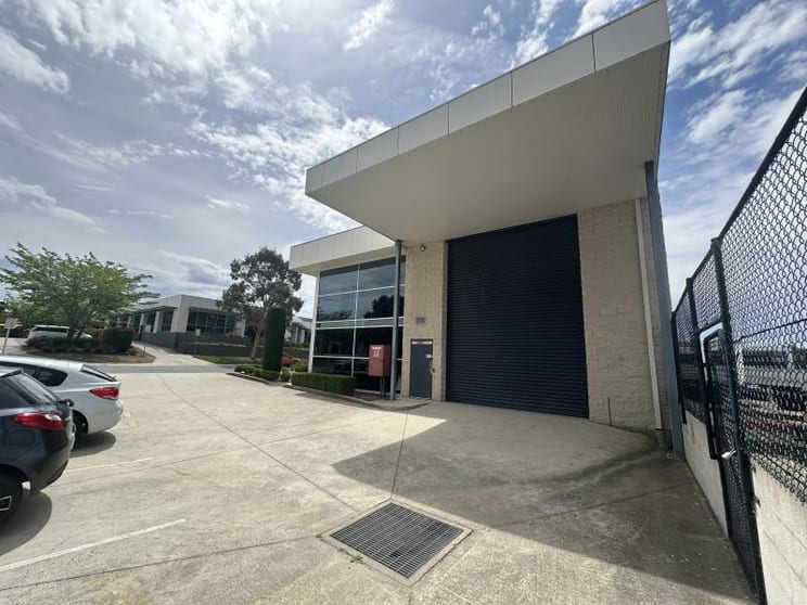 Click to view all images Unit Whole building/19 Wormald Street Symonston ACT 2609 - Image 3