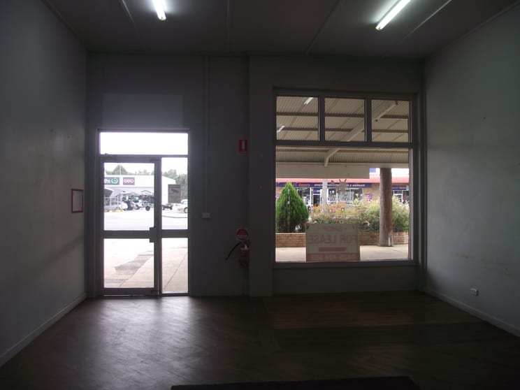 Click to view all images 2/48-50 Dalgarno Street Coonabarabran NSW 2357 - Image 2
