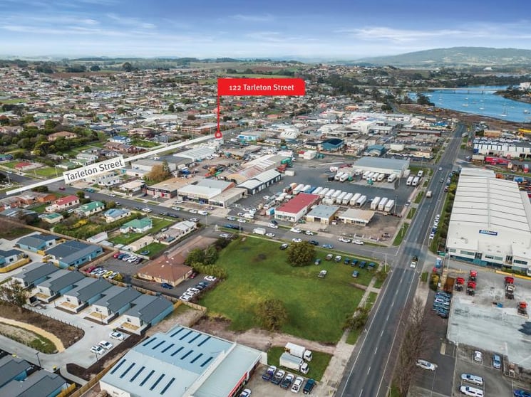 Click to view all images 122 Tarleton Street East Devonport TAS 7310 - Image 3