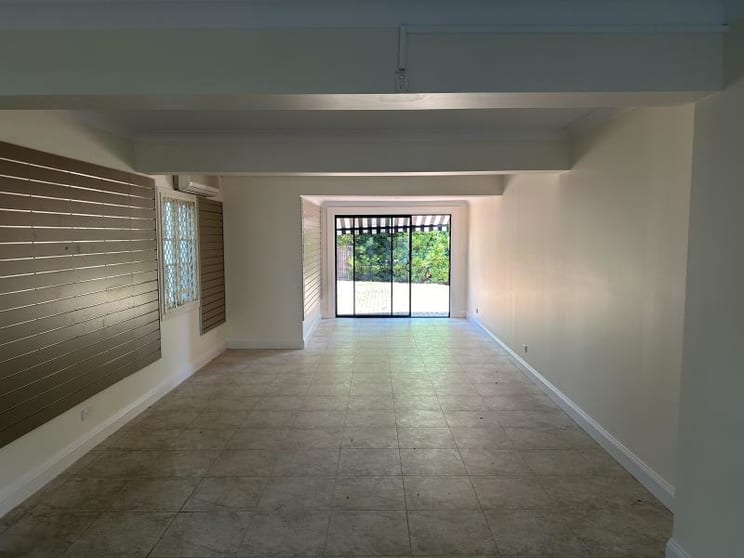 Click to view all images Ground Shop 1/104 Long Road Tamborine Mountain QLD 4272 - Image 3