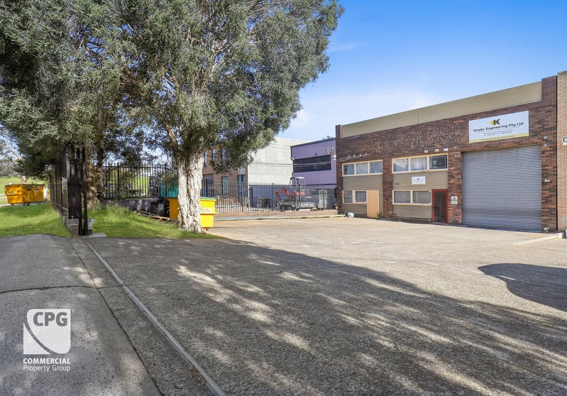 Click to view all images 33 Skinner Avenue Riverwood NSW 2210 - Image 2