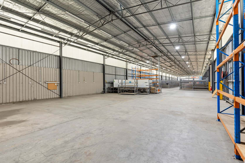 Click to view all images 155 Weddell Road North Geelong VIC 3215 - Image 3