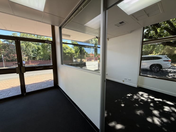 Click to view all images 426A Magill Road Kensington Gardens SA 5068 - Image 3