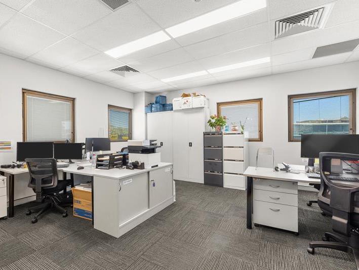 Click to view all images Level 1 Suite 23/10 Bradford Close Kotara NSW 2289 - Image 3