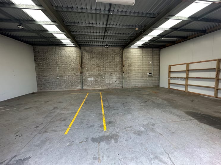 Click to view all images 8/106b Industrial Road Oak Flats NSW 2529 - Image 3