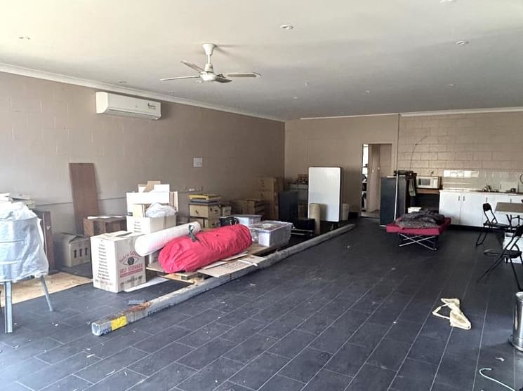 Click to view all images Unit 1/7 Pavitt Crescent Wyong NSW 2259 - Image 2