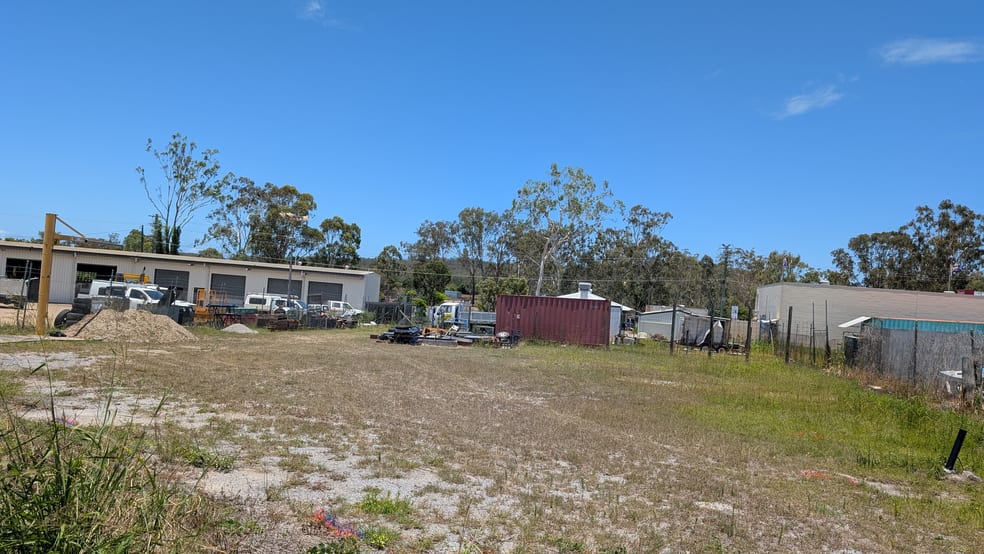 Click to view all images 4/4 Enterprise Street Boyne Island QLD 4680 - Image 2