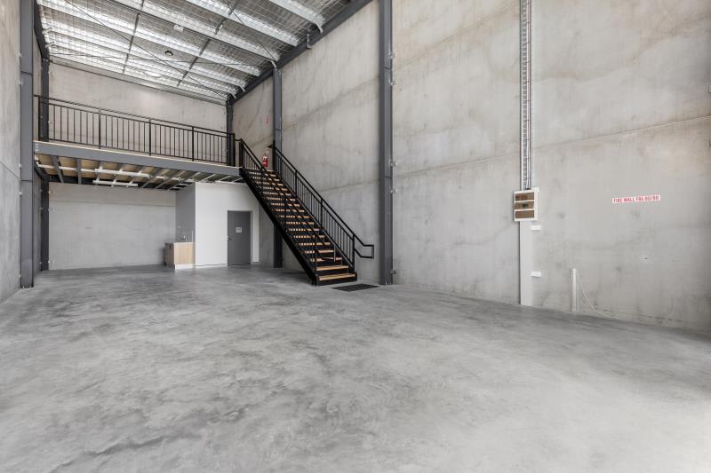 Click to view all images Unit 12/48 Riverside Drive Mayfield West NSW 2304 - Image 2