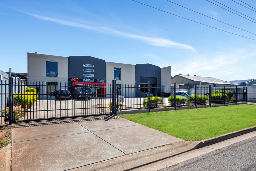 Click to view all images 12 Acrylon Road Salisbury South SA 5106 - Image 1