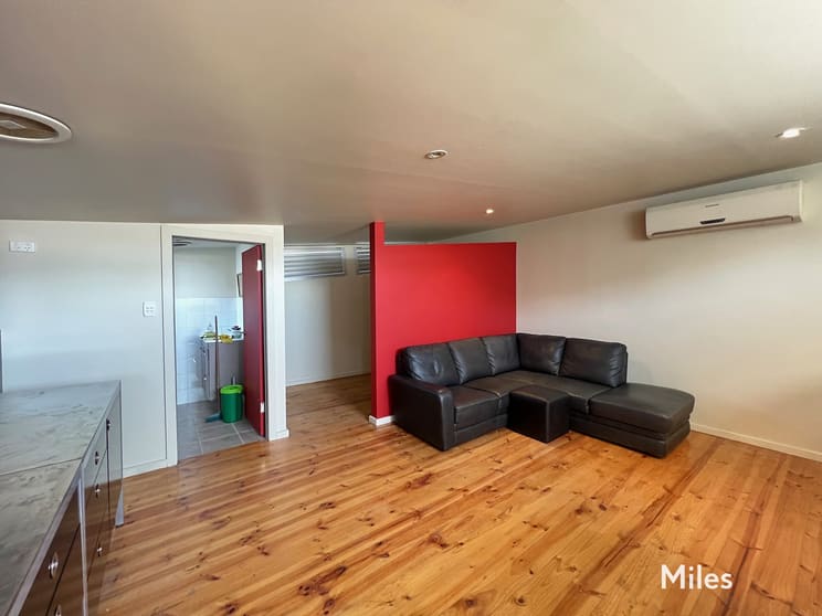 Click to view all images 2/31 Mologa Road Heidelberg West VIC 3081 - Image 3