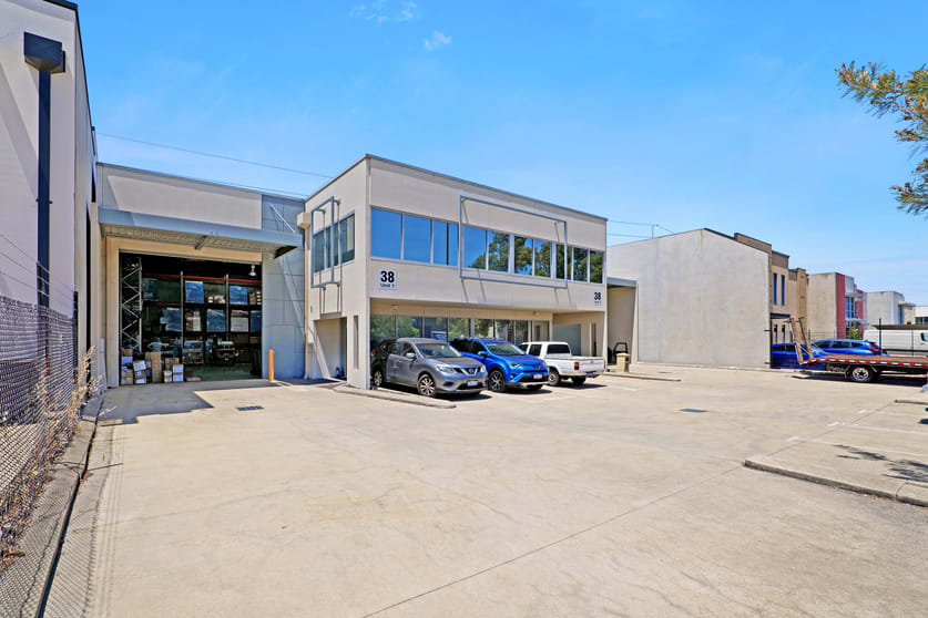 Click to view all images 1 & 2/38 Mordaunt Circuit Canning Vale WA 6155 - Image 3