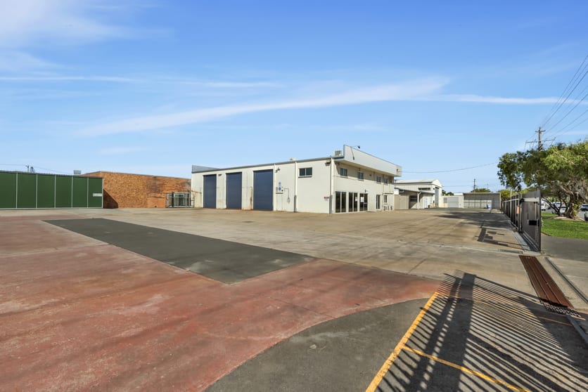 Click to view all images 13-17 Bearing Avenue Warana QLD 4575 - Image 3