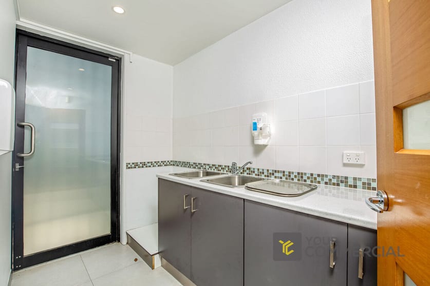 10/195 Ron Penhaligon Way Robina QLD 4226 - Image 3