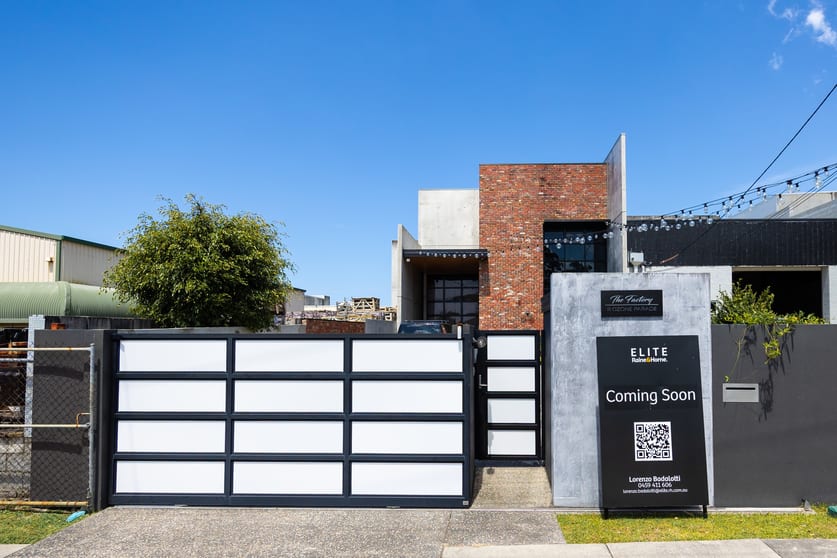 Click to view all images 11 Ozone Parade Miami QLD 4220 - Image 1