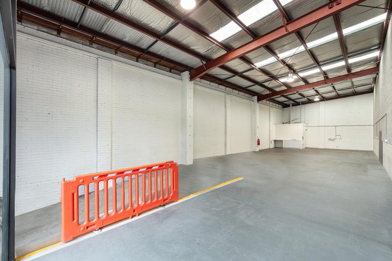 Click to view all images 25 Hall Street Yarraville VIC 3013 - Image 2