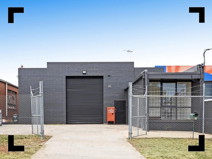 Click to view all images 28 Crown Avenue Mordialloc VIC 3195 - Image 1