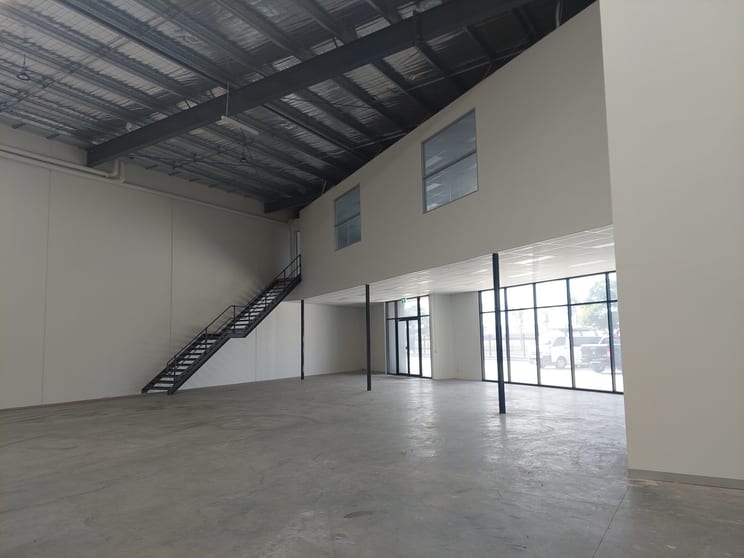 Click to view all images 353 Grieve Parade Altona North VIC 3025 - Image 3
