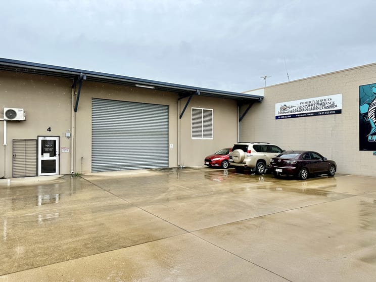 Click to view all images Unit 4/5-7 Civil Road Garbutt QLD 4814 - Image 2