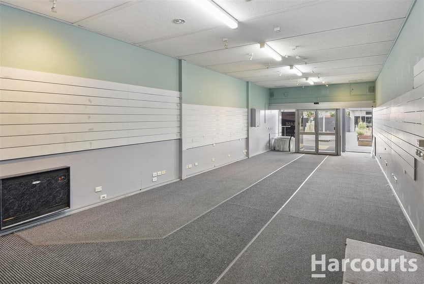 Click to view all images 37 Firebrace Street Horsham VIC 3400 - Image 2