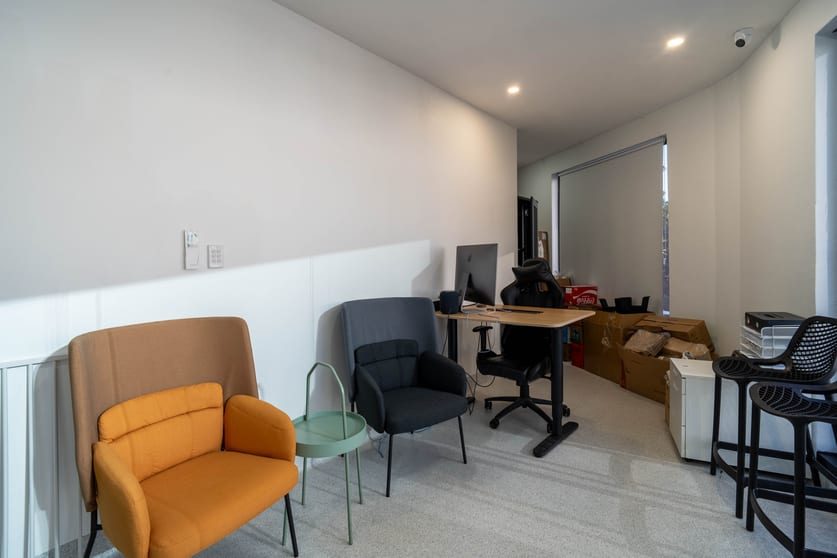 Click to view all images 1B/2 Davenport St Southport QLD 4215 - Image 3