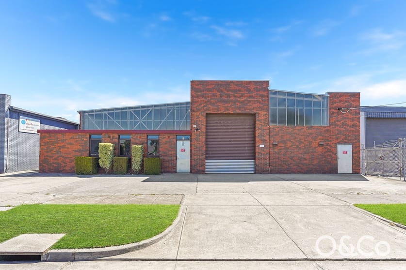 Click to view all images 2 Hewitt Street Cheltenham VIC 3192 - Image 1
