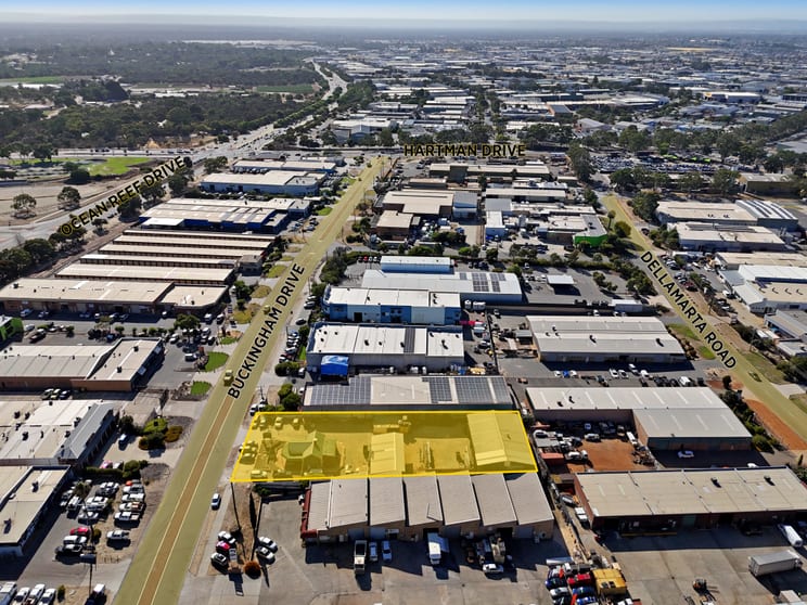 Click to view all images 52A Buckingham Drive Wangara WA 6065 - Image 3