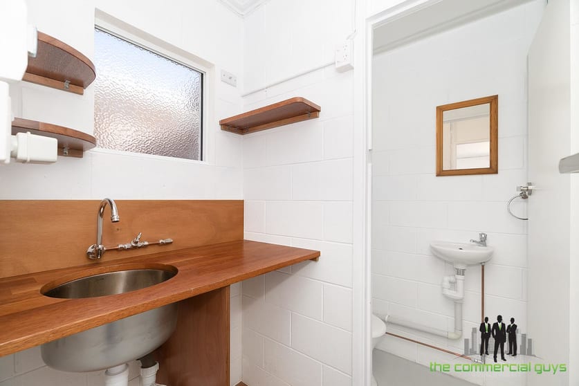 Click to view all images 333A Oxley Ave Margate QLD 4019 - Image 2