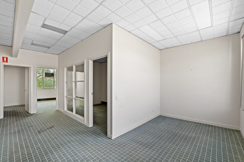 Click to view all images Upstairs 13 Moore Street Moe VIC 3825 - Image 2