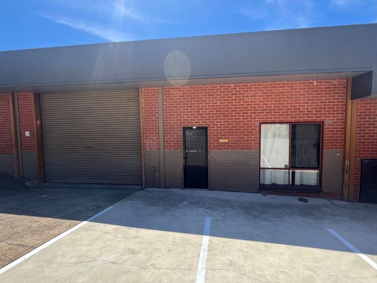 Click to view all images 2/42 Stephens Road Queanbeyan West NSW 2620 - Image 3