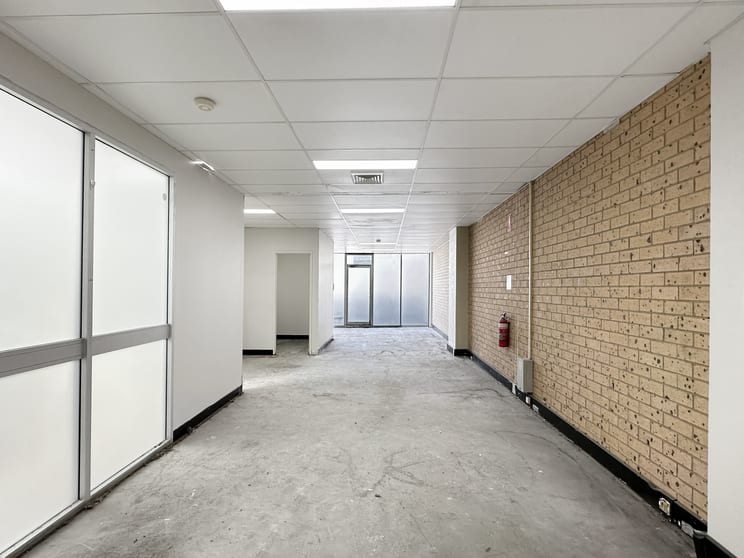 Click to view all images Level 2, 10/591 Kingsway Miranda NSW 2228 - Image 2