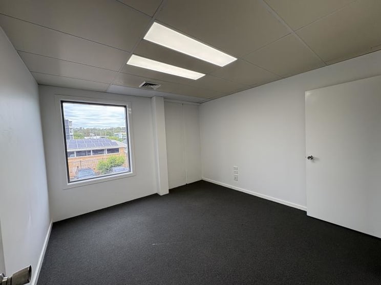 Click to view all images Level 1 Suite 3/8 Fitzhardinge Street Wagga Wagga NSW 2650 - Image 3