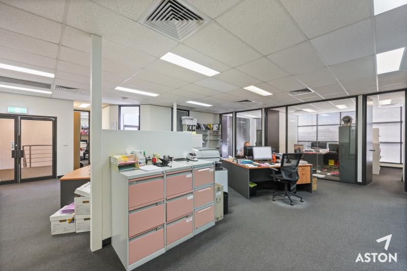 Click to view all images 3/1008 Doncaster Road Doncaster East VIC 3109 - Image 3