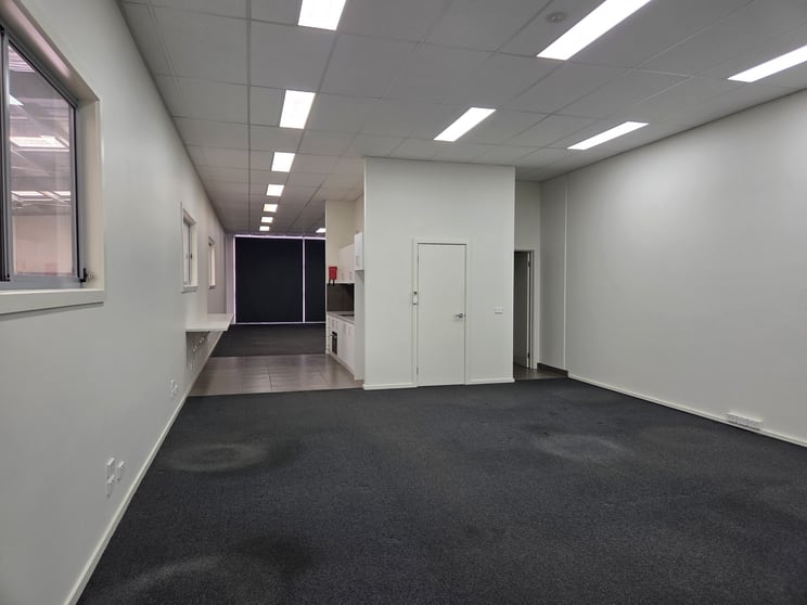 Click to view all images 3/39 Heyington Avenue Thomastown VIC 3074 - Image 3