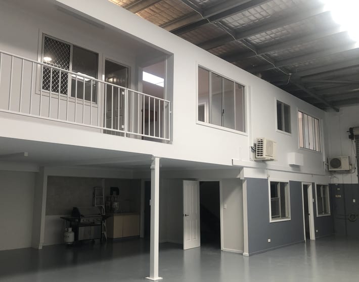 Click to view all images 2/21 Weatherburn Way Kardinya WA 6163 - Image 3