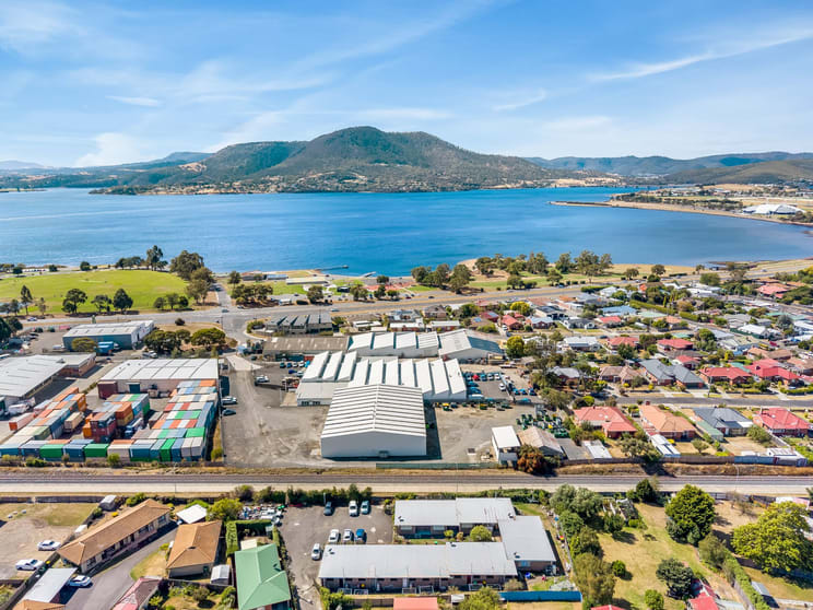 Click to view all images Unit 3, 12B Duncan Street Montrose TAS 7010 - Image 3